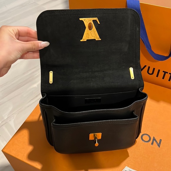 Louis Vuitton LockMe Chain Bag Black Leather - Picture 10 of 13